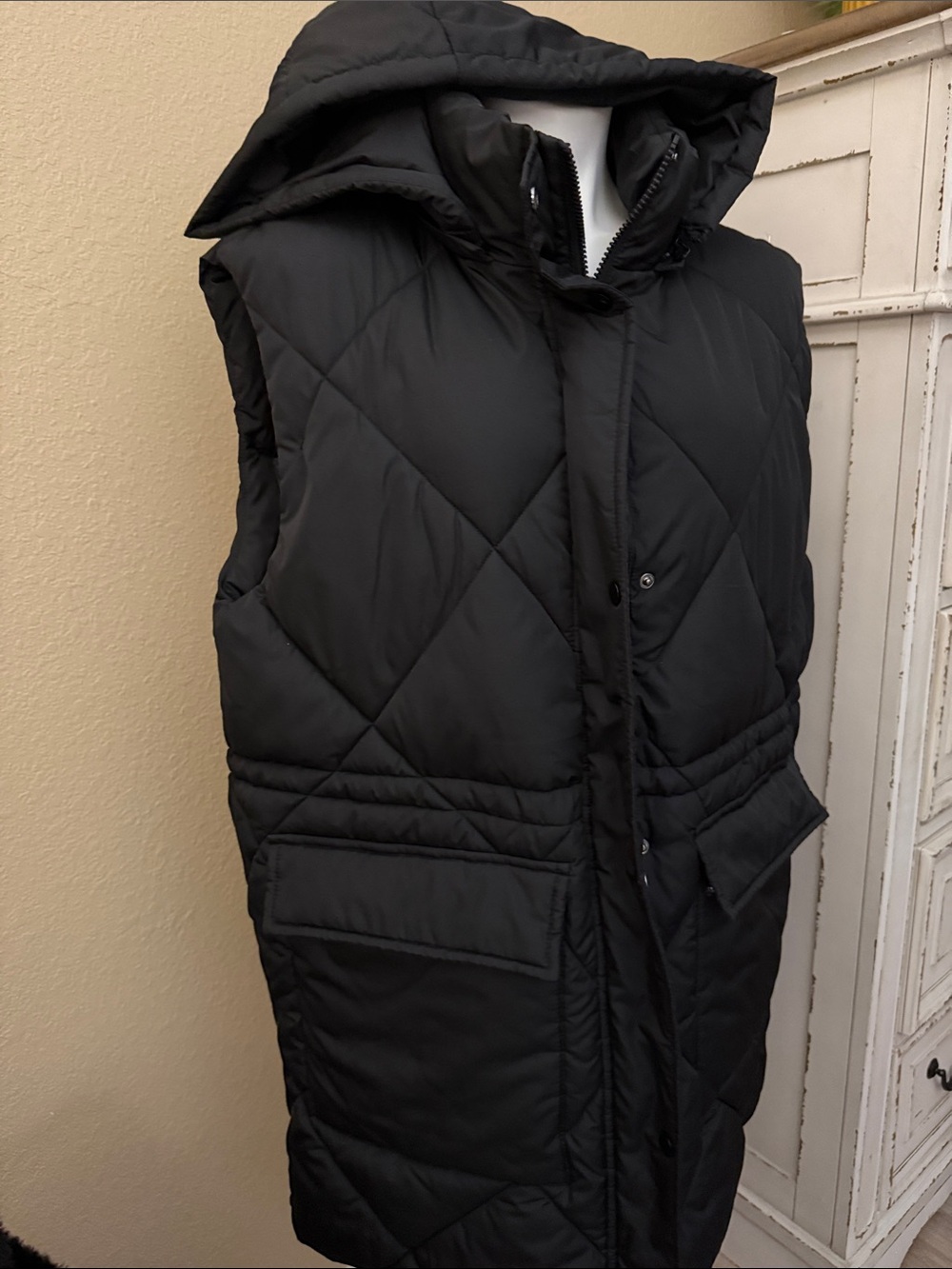 Primark Women’s Black Quilted Hooded Puffer Gilet